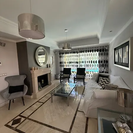 Family Friendly Next To Puerto Banus Villa